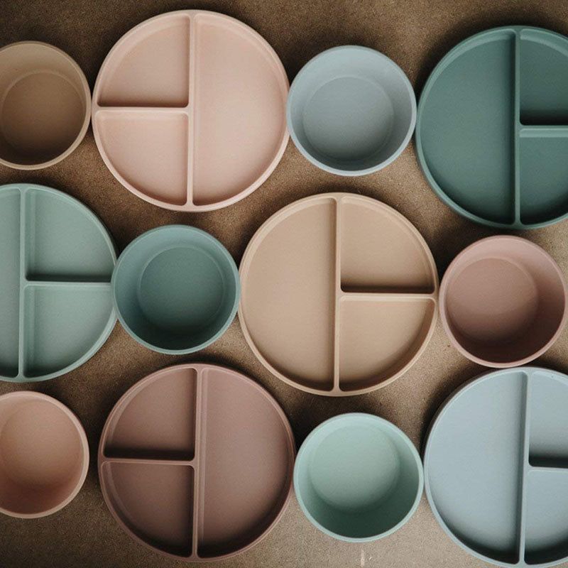 Mushie® Silikonski deljeni krožnik z vakumskim dnom Blush Mushie