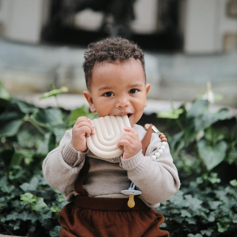 Mushie® Grizalo mavrica Shifting Sand Mushie