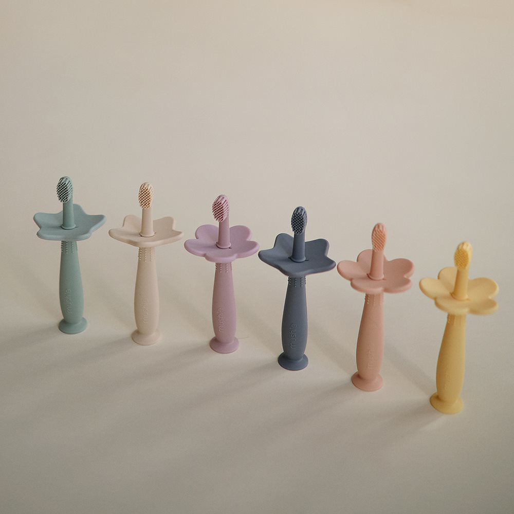 Mushie® Silikonska zobna ščetka Cambridge Blue Mushie