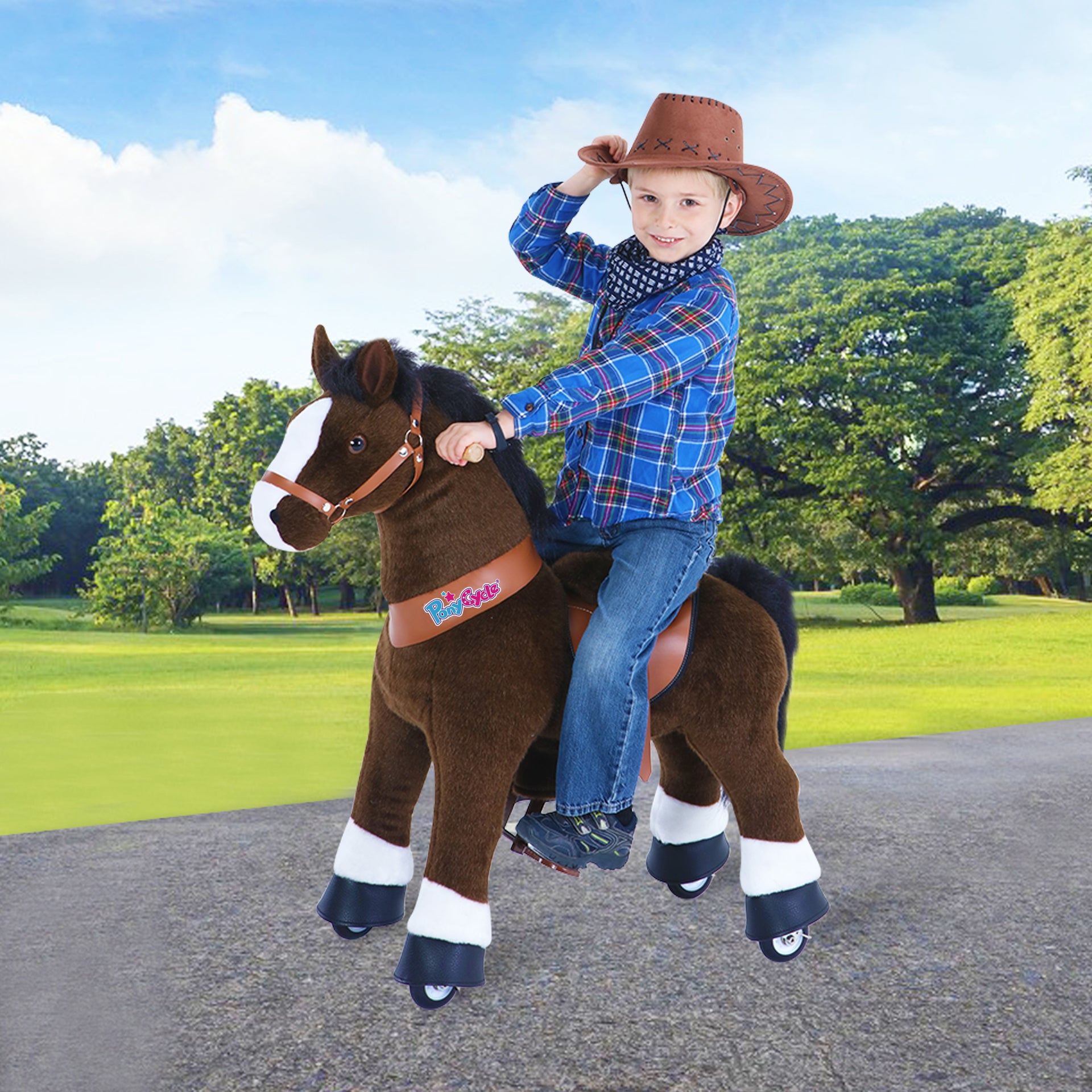 PonyCycle® Konjiček na kolesih - Chocolate Brown with White Hoof (4-7L) PonyCycle