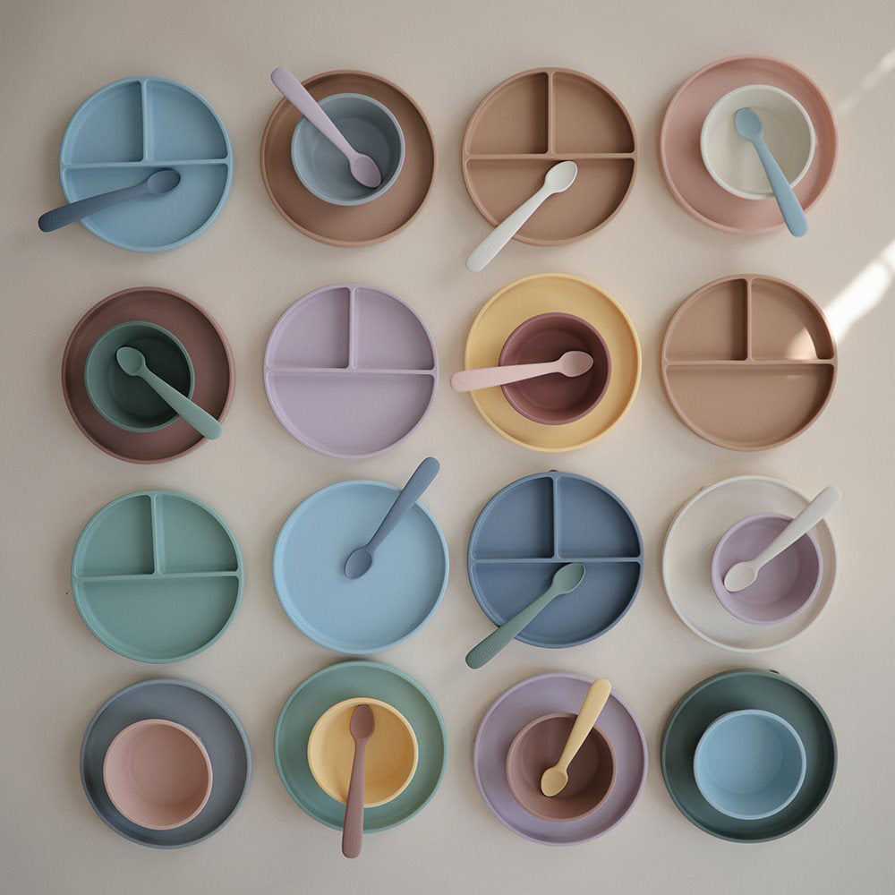 Mushie® Silikonski krožnik z vakumskim dnom Powder Blue Mushie