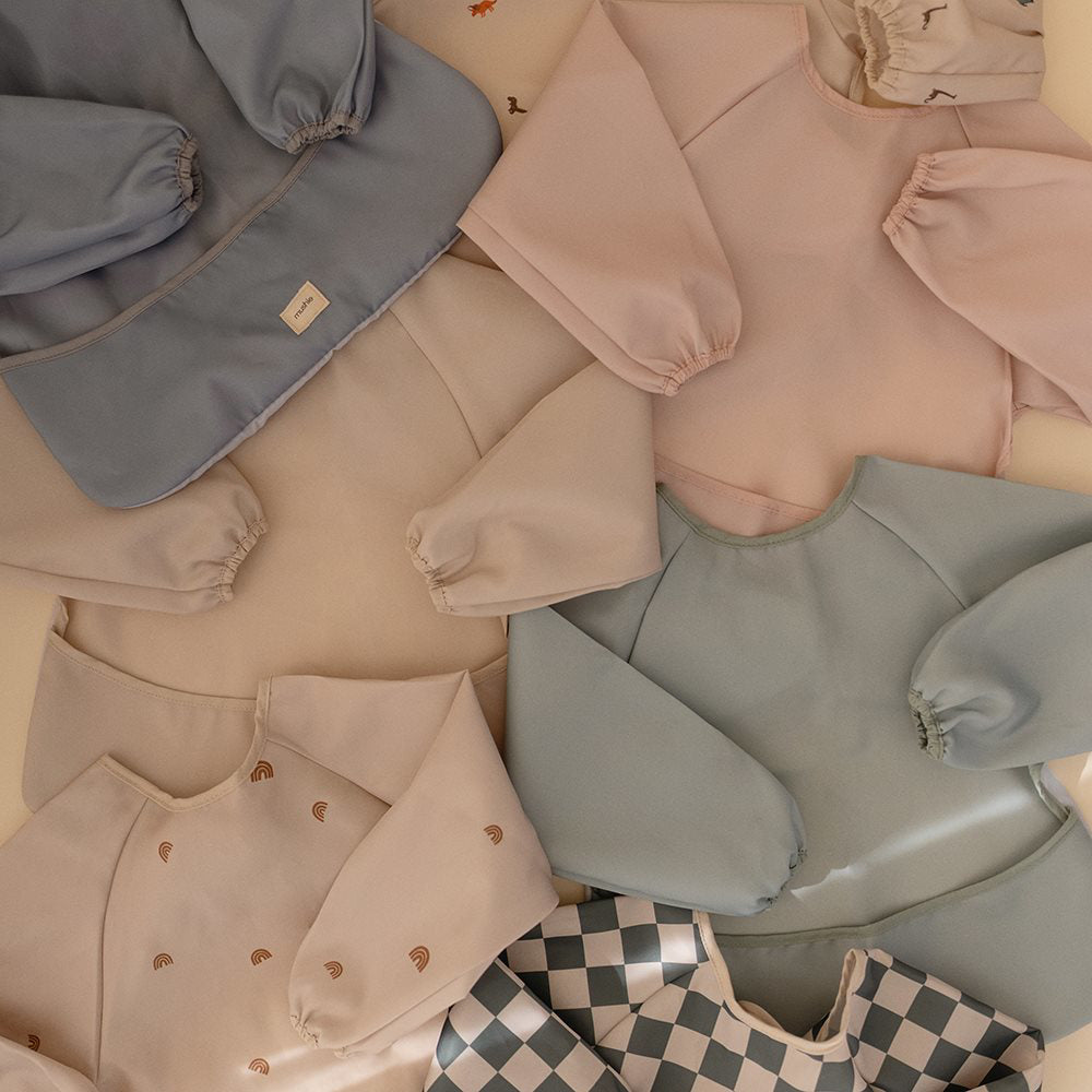 Mushie® Slinček z rokavi Fog Mushie