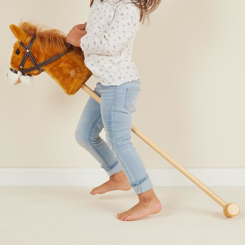 Bieco® Plišasta igrača Konj Brownie Bieco