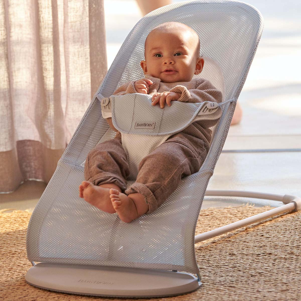 BabyBjörn® Gugalnik Balance Soft Mesh Grey Silver/White BabyBjörn