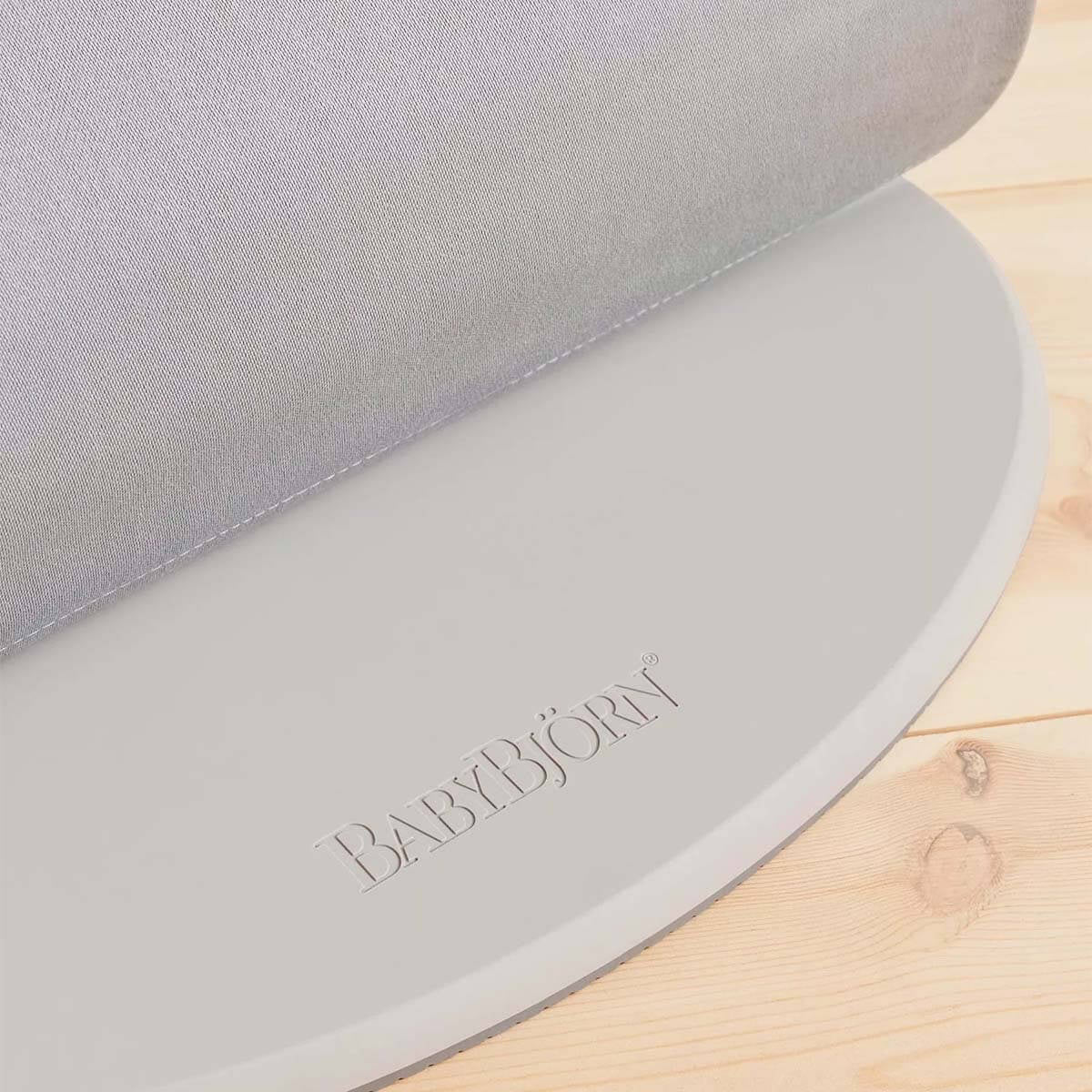 BabyBjörn® Gugalnik Balance Bliss Woven Petal Grey BabyBjörn