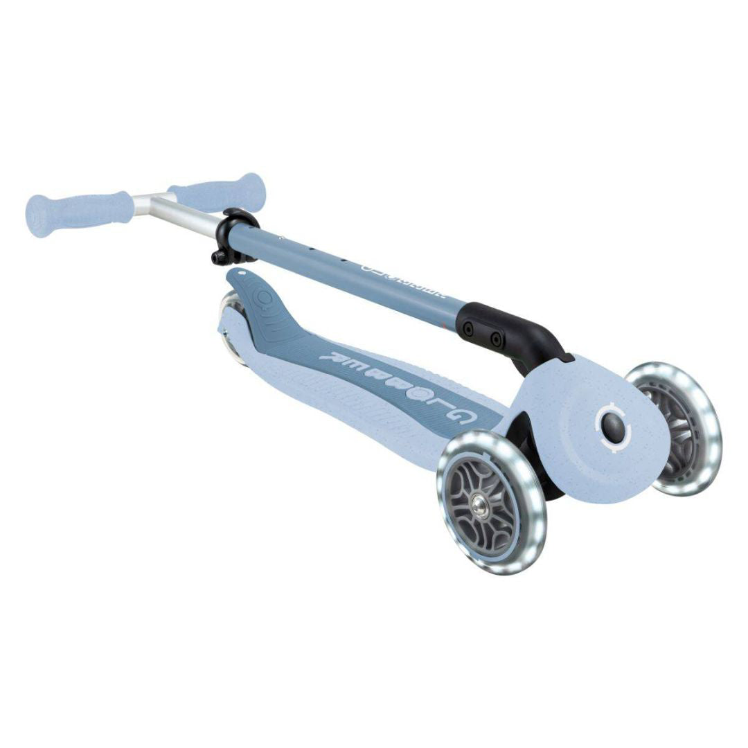 Globber® Zložljivi otroški skiro GO UP Active ECO s svetlečimi kolesi Blueberry Globber