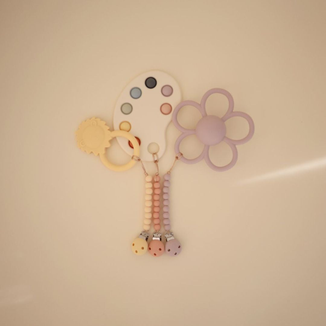 Mushie® Držalo za dudo Hera Soft Lilac Mushie