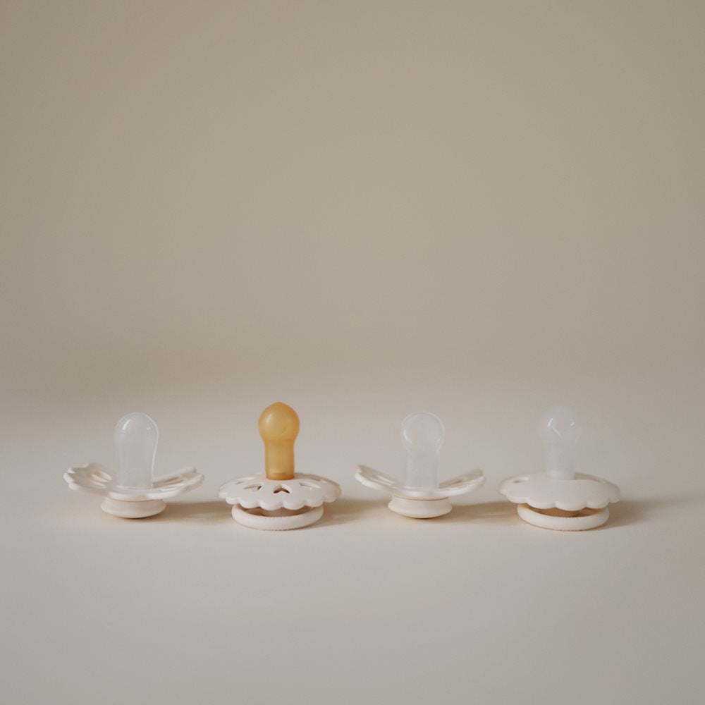 Frigg® Prvi komplet dud za novorojenčka Floral Heart Cream FRIGG