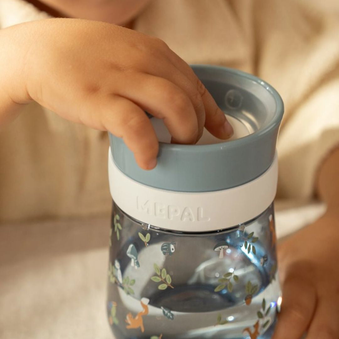 Little Dutch® Skodelica za učenje pitja 360° Forest Friends 300ml Little Dutch