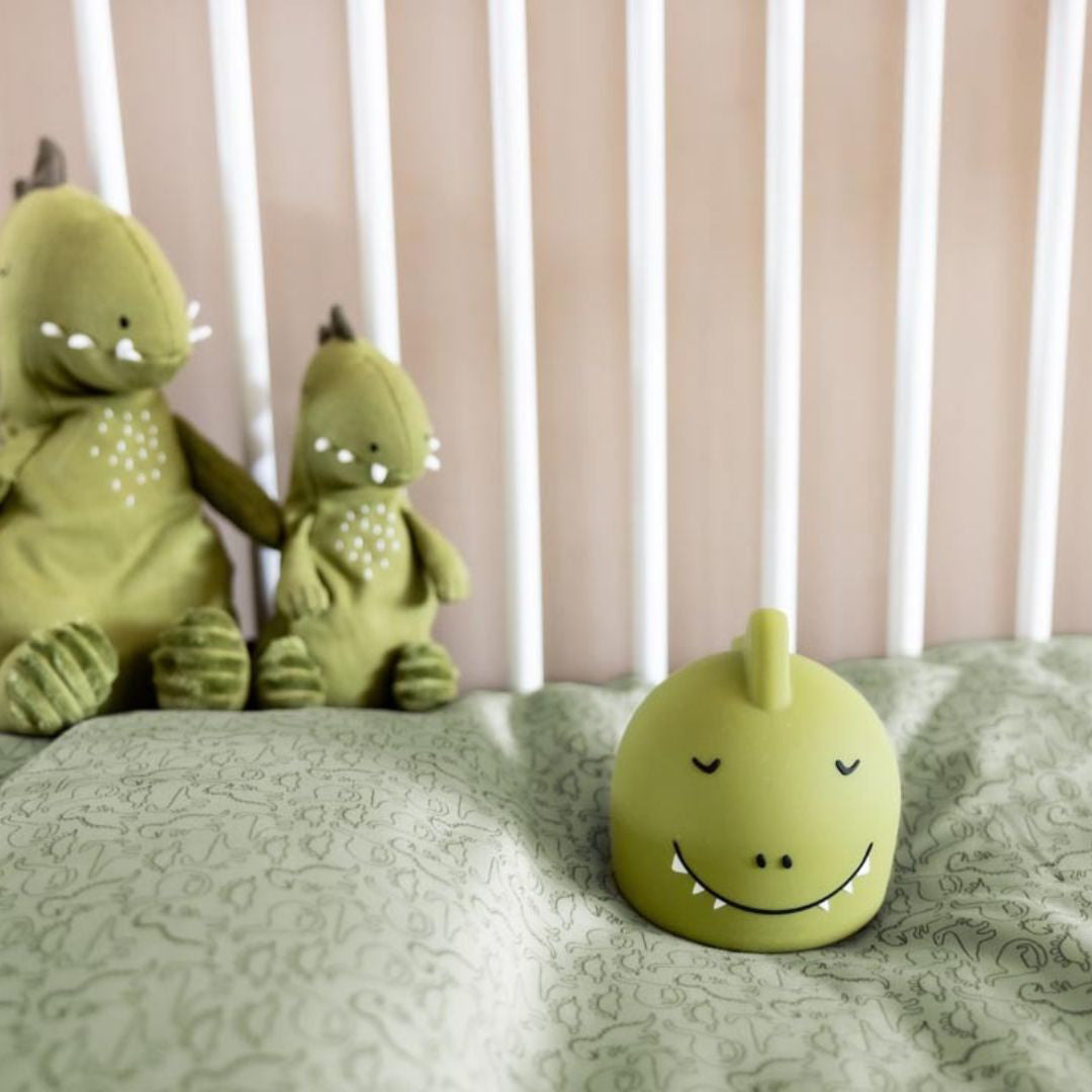 Trixie® Nočna lučka iz silikona Mr. Dino Trixie Baby