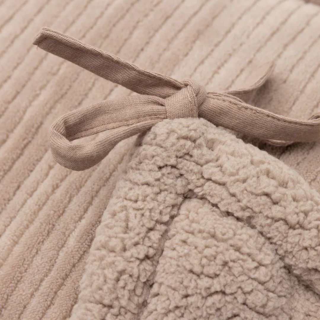 Jollein® Obroba za posteljico Cloudy Rib 180x30 Milky Coffee