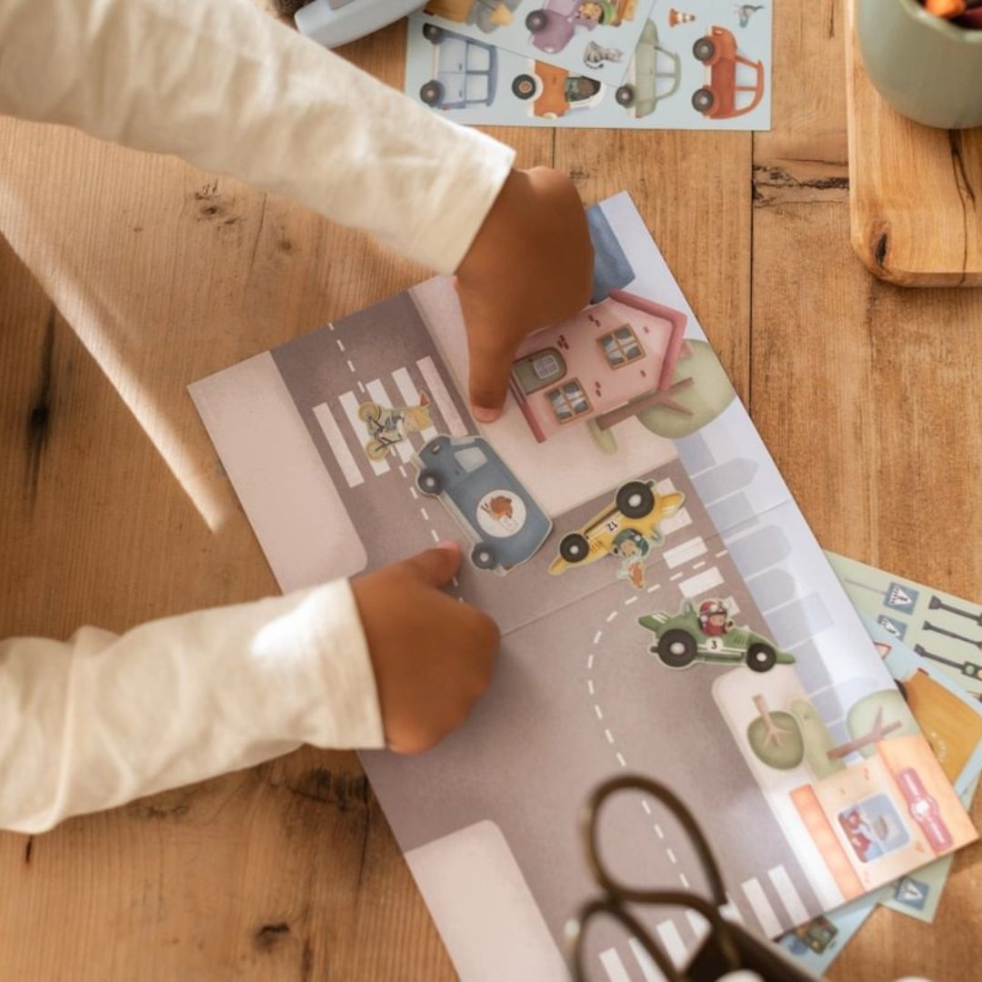 Little Dutch® Knjiga z nalepkami Jim & Friends Little Dutch