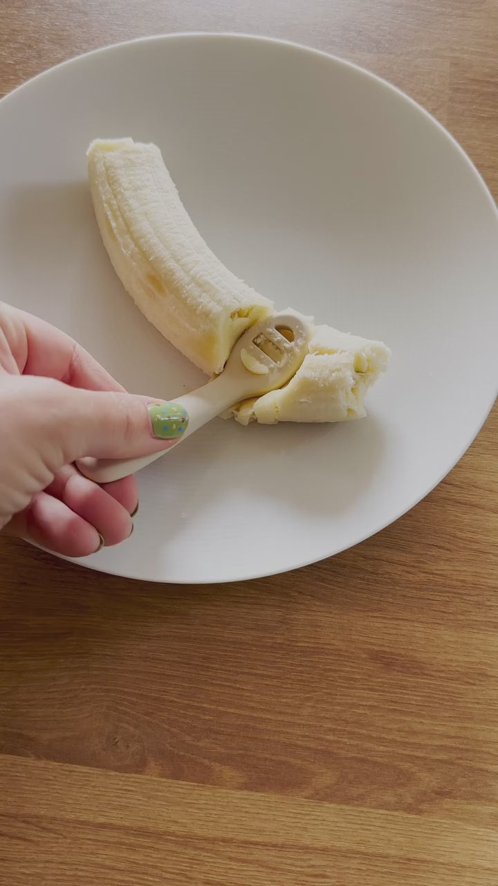 Naloži video: Mushie® Silikonske žličke za hranjenje Cambridge Blue/Shifting Sand